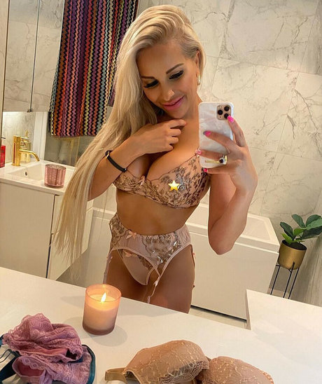 Linni Meister star du porno galerie