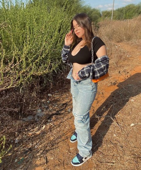 Tamar Abuchzira modèle gratuit galerie