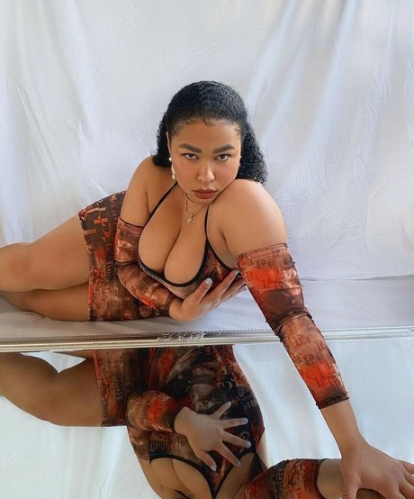 amielatisha actrice pornographique collection