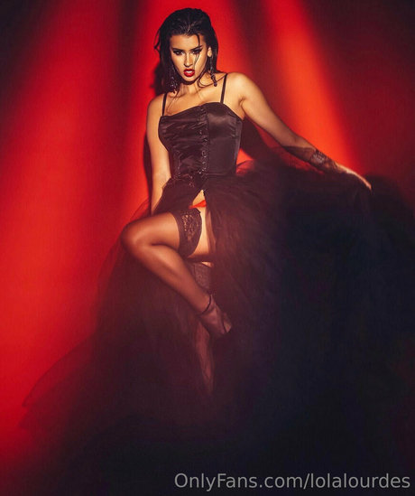 lolalourdes modèle magnifique image