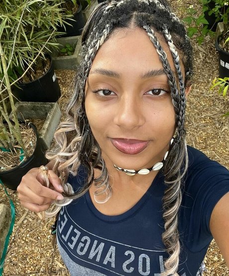 Plantbae actrice chaude des photos