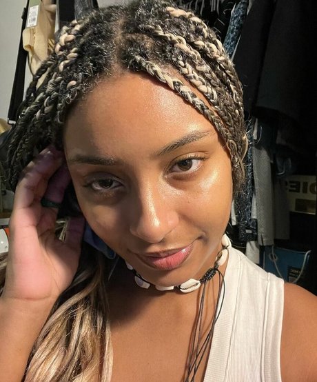 Plantbae modèle pornographique images