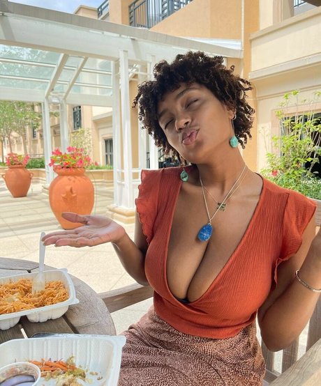 Plantbae modèle sexy collection