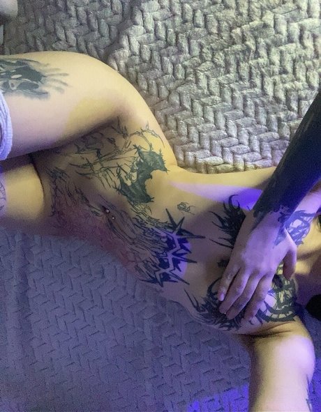 milf aux cheveux noirs onlyfans beaux nus collection