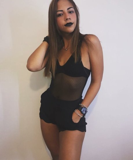 Valentina Kavata star du porno de haute qualité img