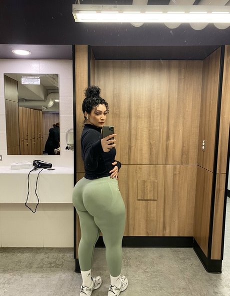 Zainaabb ab étoile sexy galerie