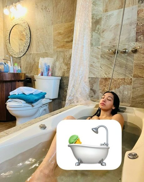 Valery Ortiz modèle exclusif des photos