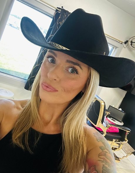 themandyfoxxx haut modèle archive