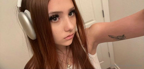 petite ébène onlyfans art érotique img