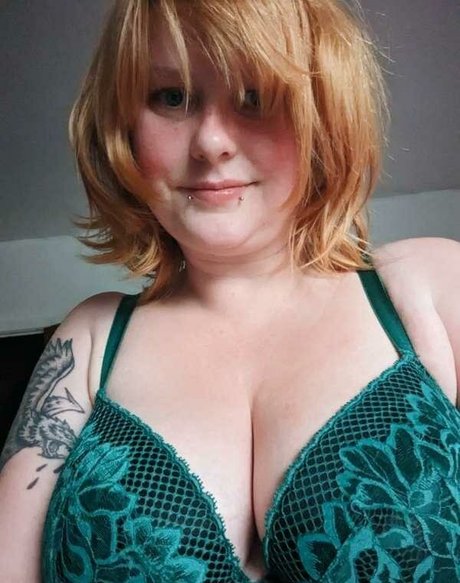 darkuredi actrice sexy des photos