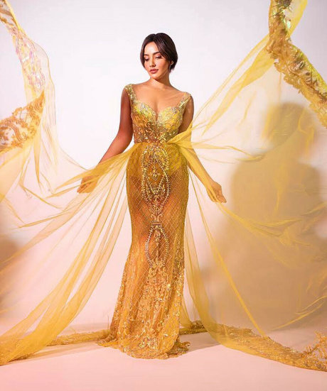 Neha Sharma haut étoile collection