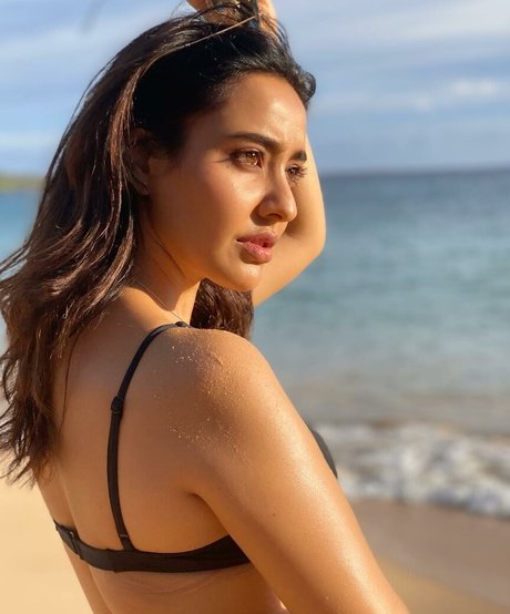 Neha Sharma modèle de sexe images