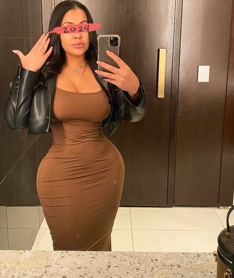 Roxsana Diaz modèle nu image