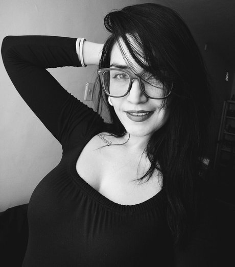 Media Veronica haut modèle photos