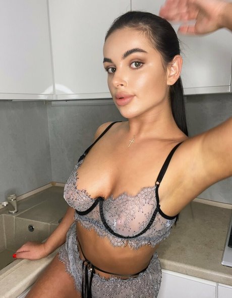 tasty ella actrice nue des photos