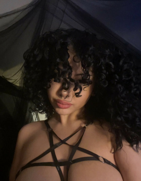 ohthasmat actrice sexy image