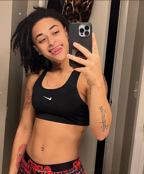 Treasure Osiria modèle artistique photos