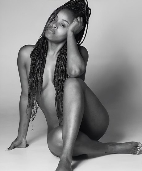 Roberta Rodrigues modèle parfait des photos