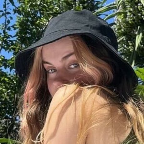 Gravedweller modèle artistique des photos