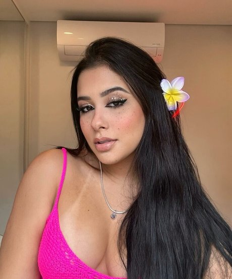 Cinthia Cruz étoile chaude archive