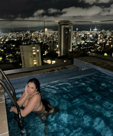 Cinthia Cruz star pornographique img