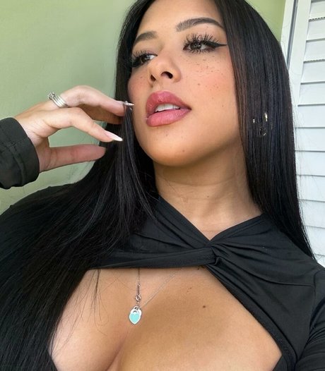 Cinthia Cruz star du porno gratuite image