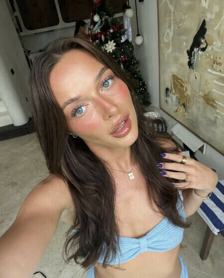 FlirtySienna actrice porno photos