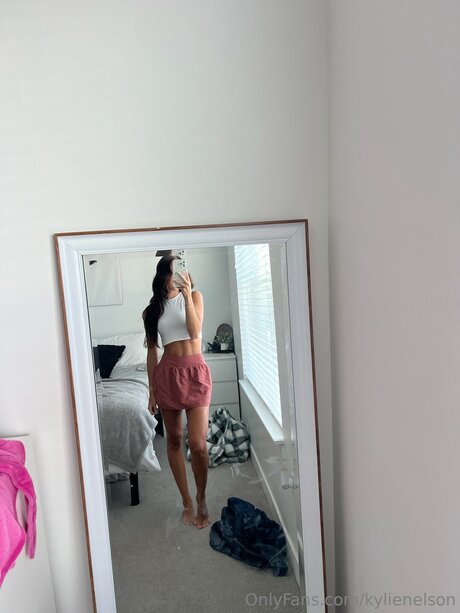 kylienelson actrice chaude galeries