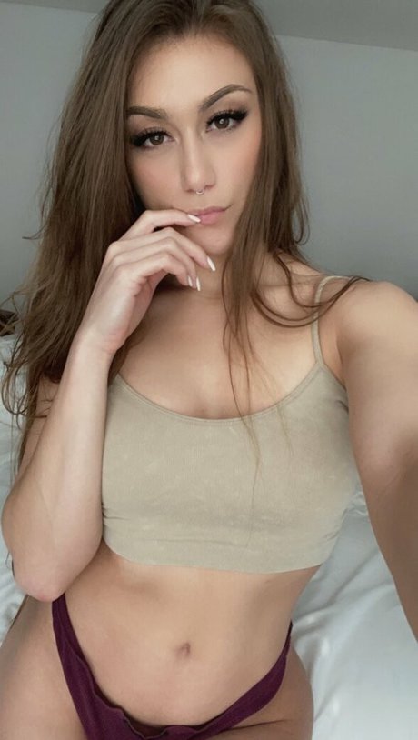 _niki 13 modèle pornographique image