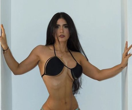 Violetta Ortiz jolie star du porno image