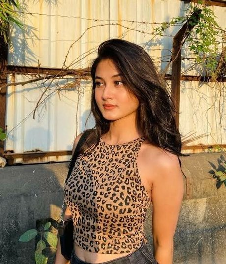 Aayushi Verma actrice de grande qualité photo