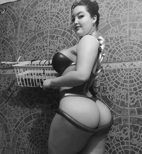 Misty Acosta star pornographique img