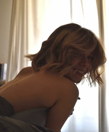 Martina Dell Anna modèle chaud galerie