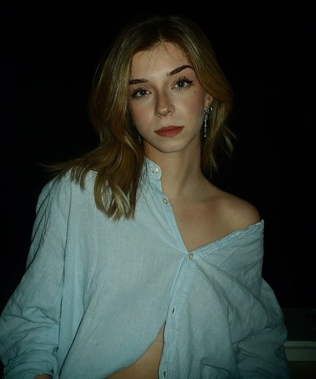 Martina Dell Anna modèle gratuit images