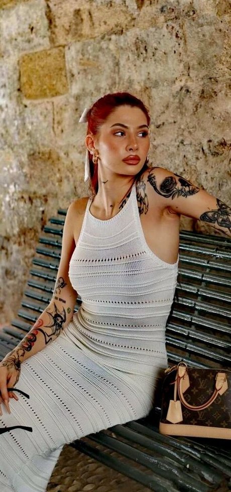 Ukiq modèle sexy images