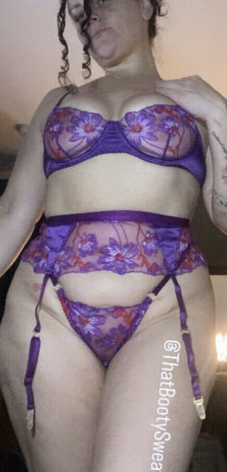 ThatB00tySweatt art modèle archive