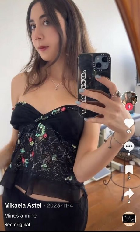 Mikaela Astel nus étoiles collection