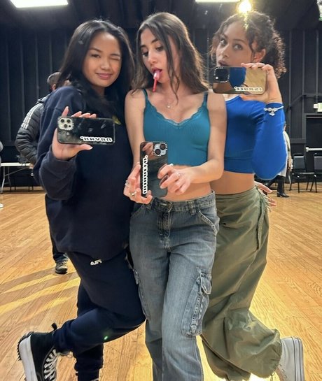 Mikaela Astel modèle xxx image