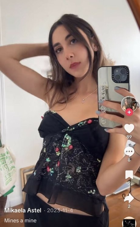 Mikaela Astel actrice pornographique des photos