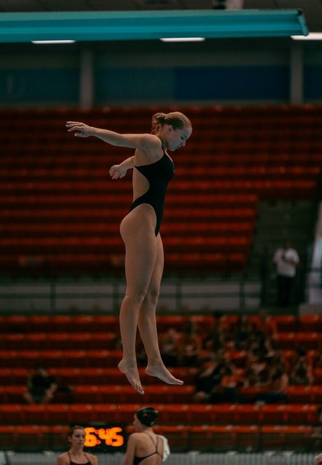 Caroline Kupka actrice érotique photos