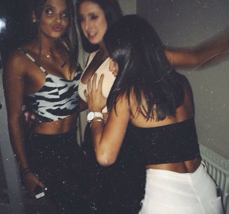 Tiana Paea actrice érotique galeries