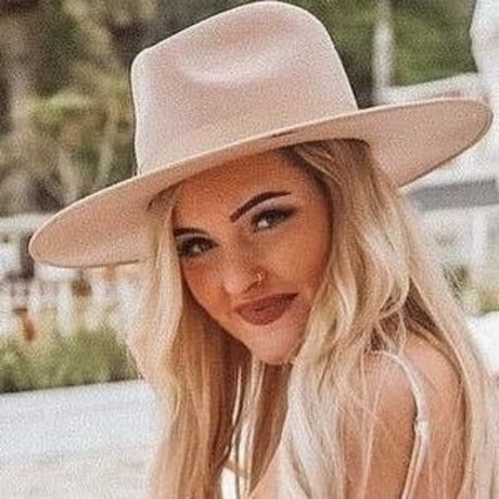 gros seins ébène onlyfans adulte photo