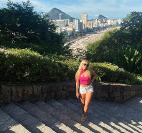 Larisse Farias star du porno érotique galerie