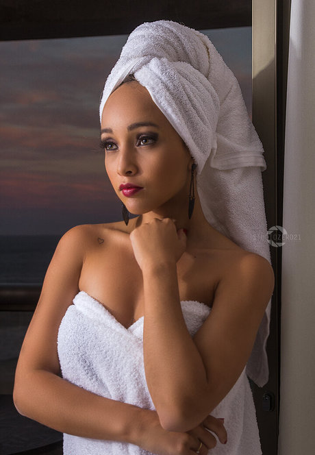 Larisse Farias actrice hd galeries