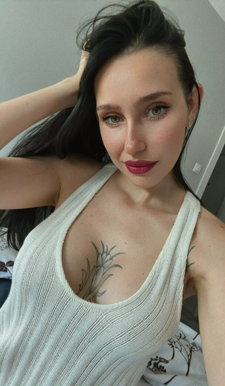 kisscat free modèle magnifique photo