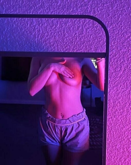 pom-pom girl nue onlyfans meilleure qualité archive