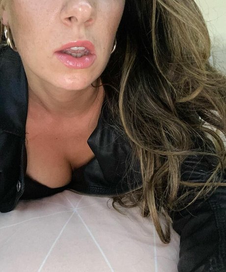 visage blond uniquementfans la plus belle img