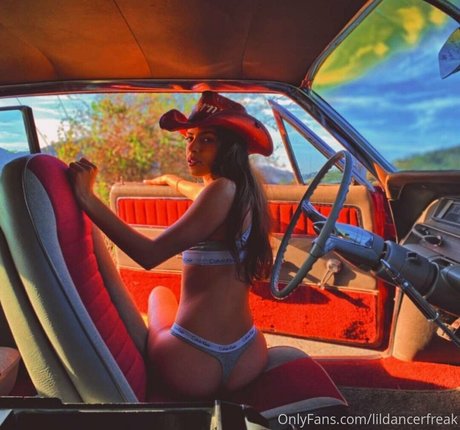 ébène aux gros seins onlyfans sexy meilleur image