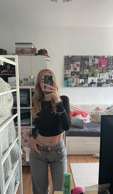 lenaahdl actrice érotique archive