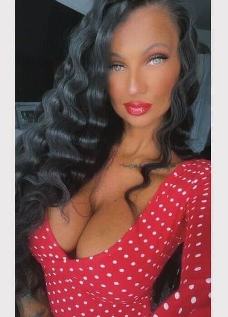 That inked girl_ étoile sexy des photos